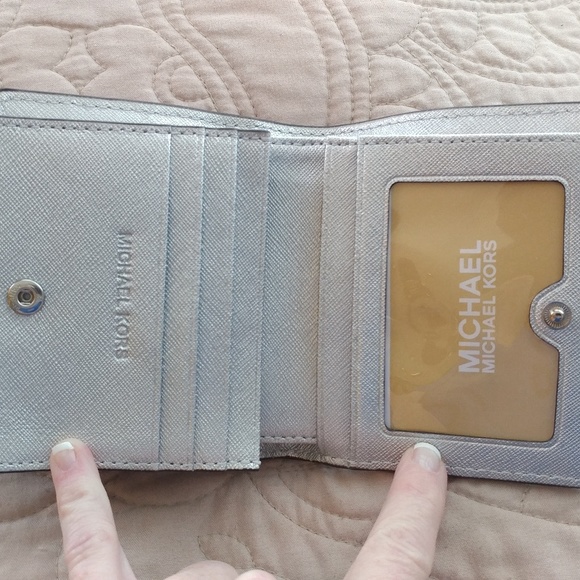 NWT Michael Kors JetSet Carryall Cardcase - Picture 4 of 8